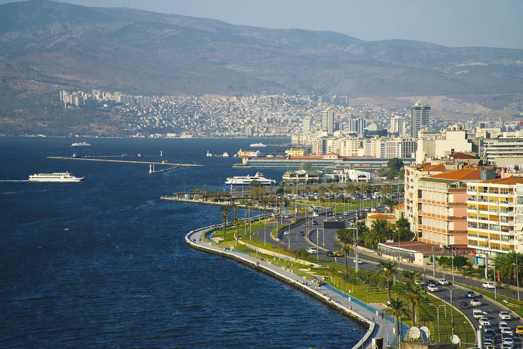 Best Places to Visit in Izmir: konak